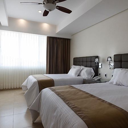 Hotel Maria Fernanda Inn Zitacuaro Bagian luar foto